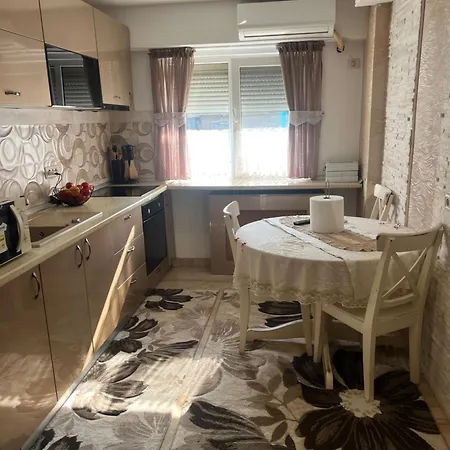 Apartment 2 Cam Mangalia